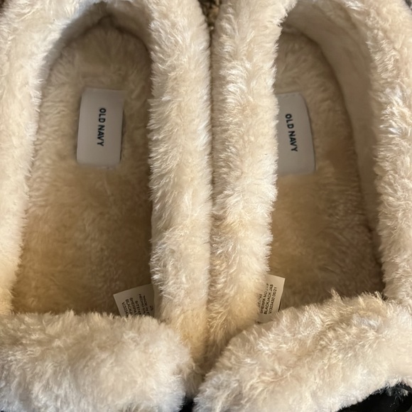 Shoe - Picture 2 of 4